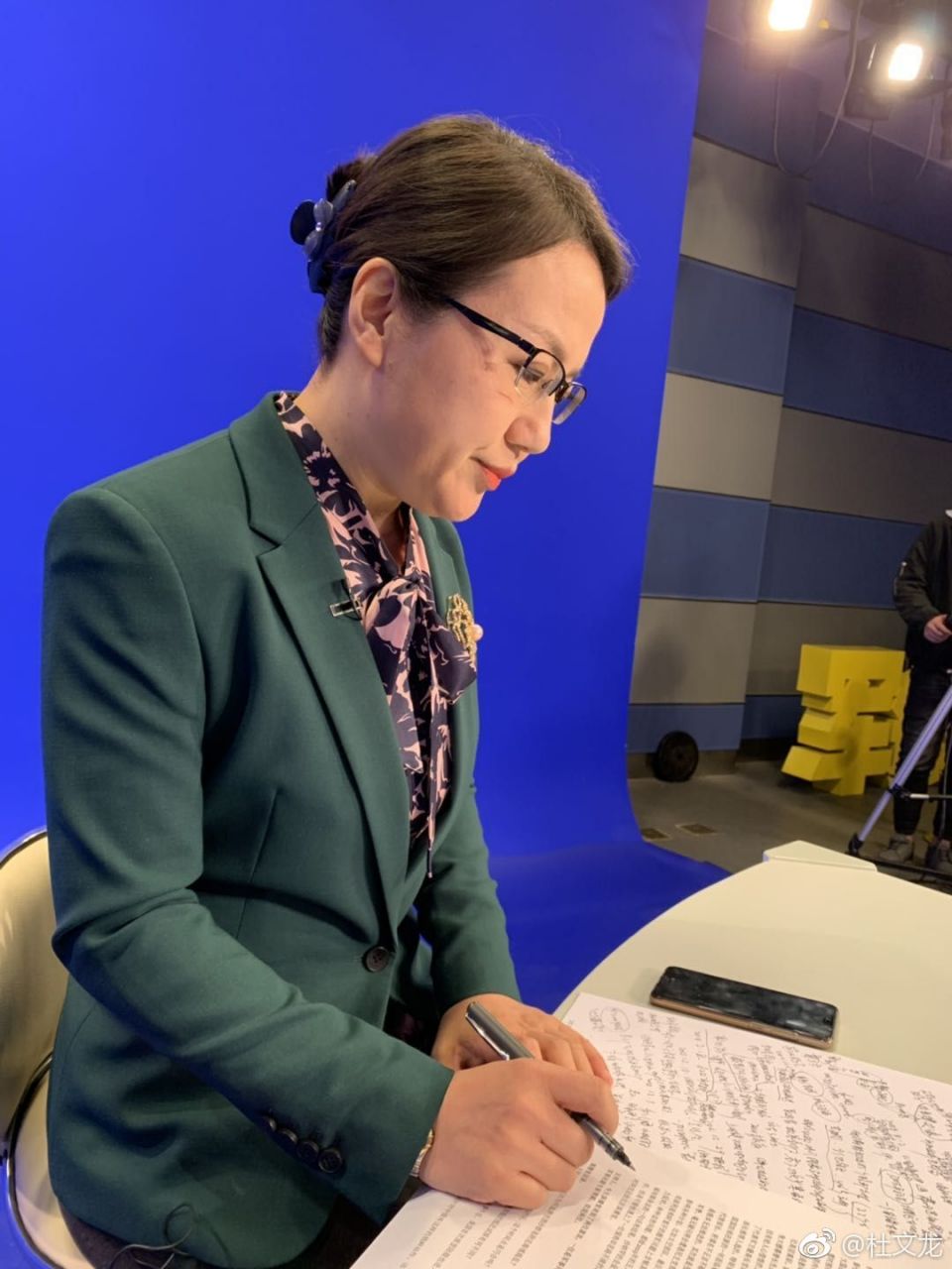 录期防务新观察,观察美国军舰南海,黑海两海联动.