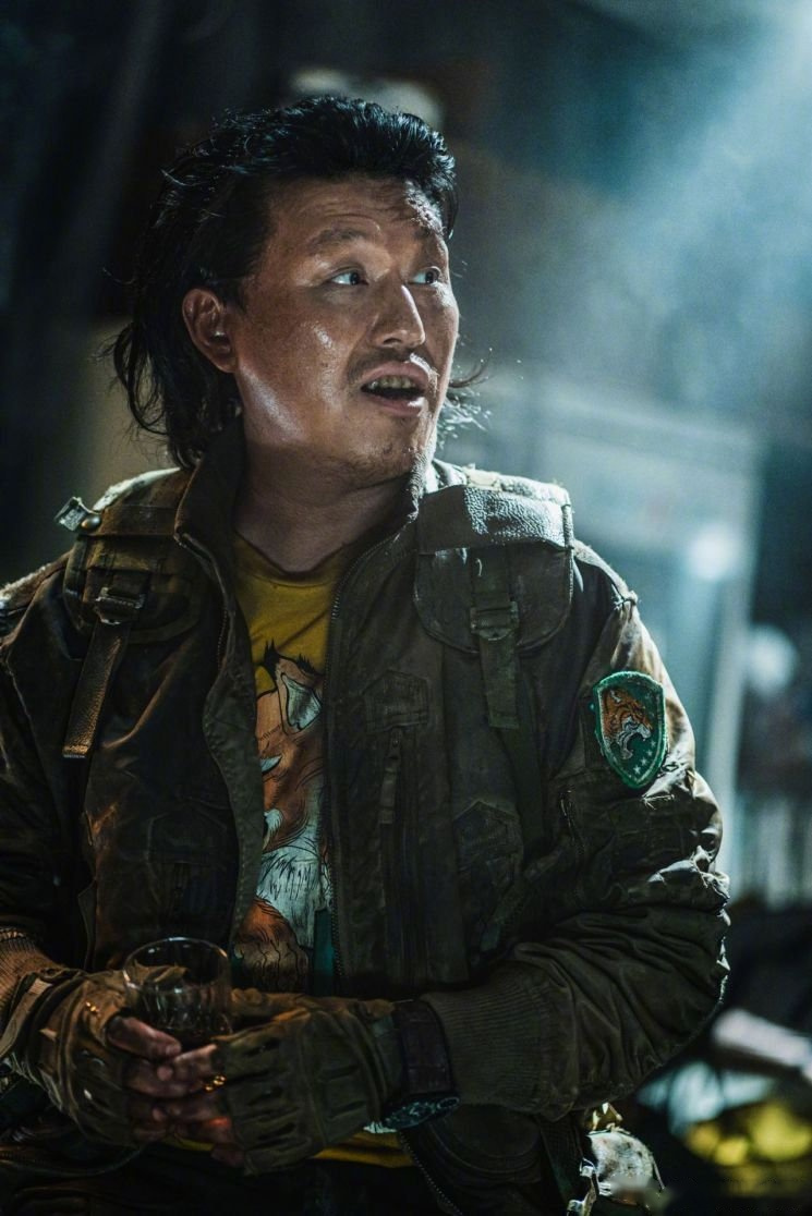 釜山行续篇《釜山行2:半岛》发布新剧照:.