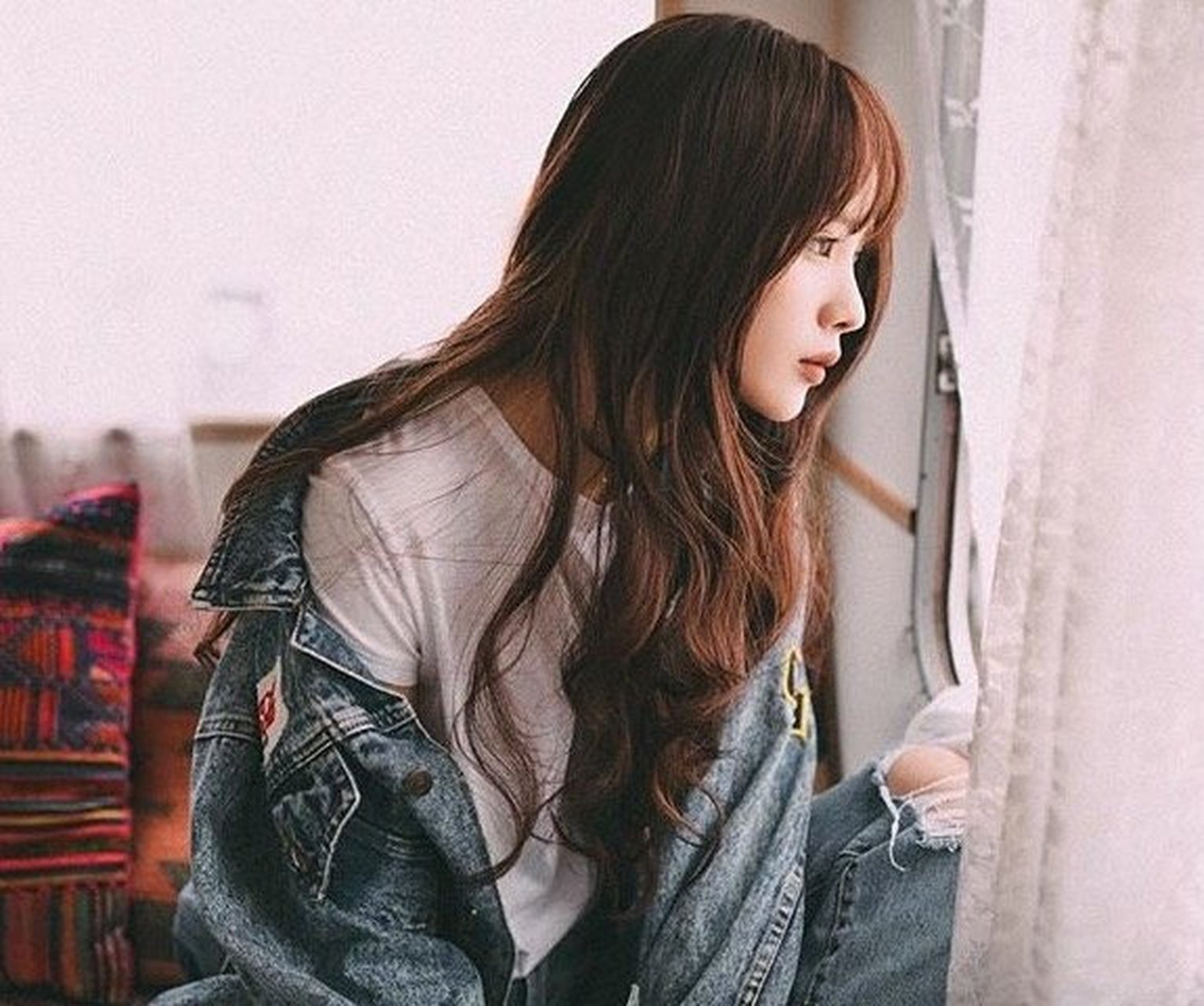 我想和你,在夜晚没有一个人的时候,手牵手压马路.