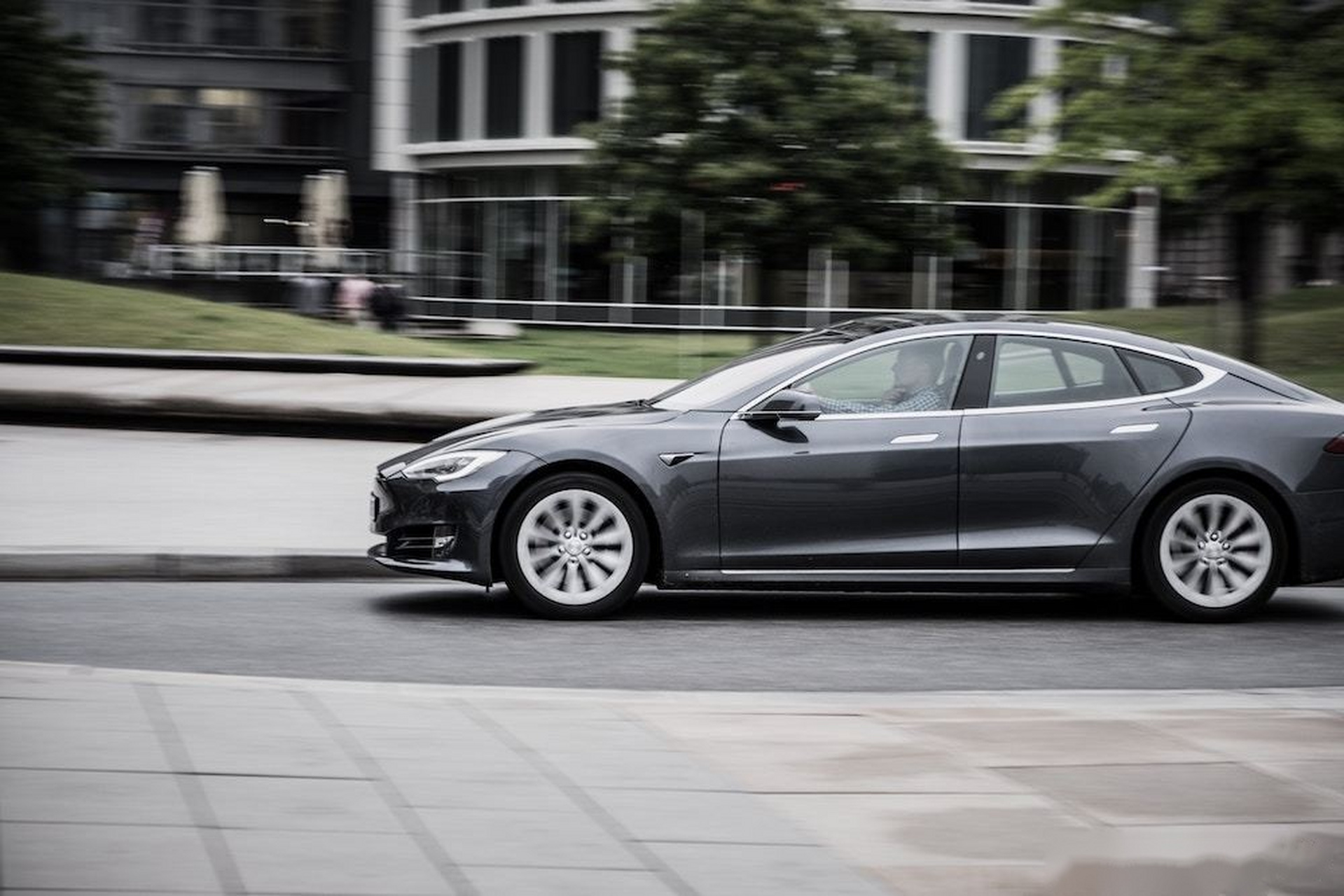 【大众ceo喊话马斯克】大众集团ceo赫伯特·迪斯(herbert diess)发表