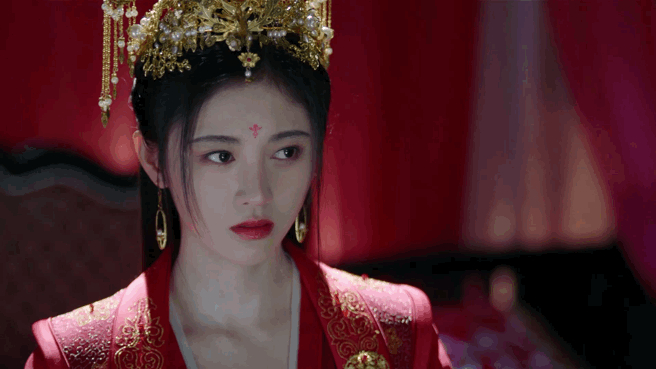 鞠婧祎#两次大婚造型,你更喜欢哪一个呢[馋嘴]