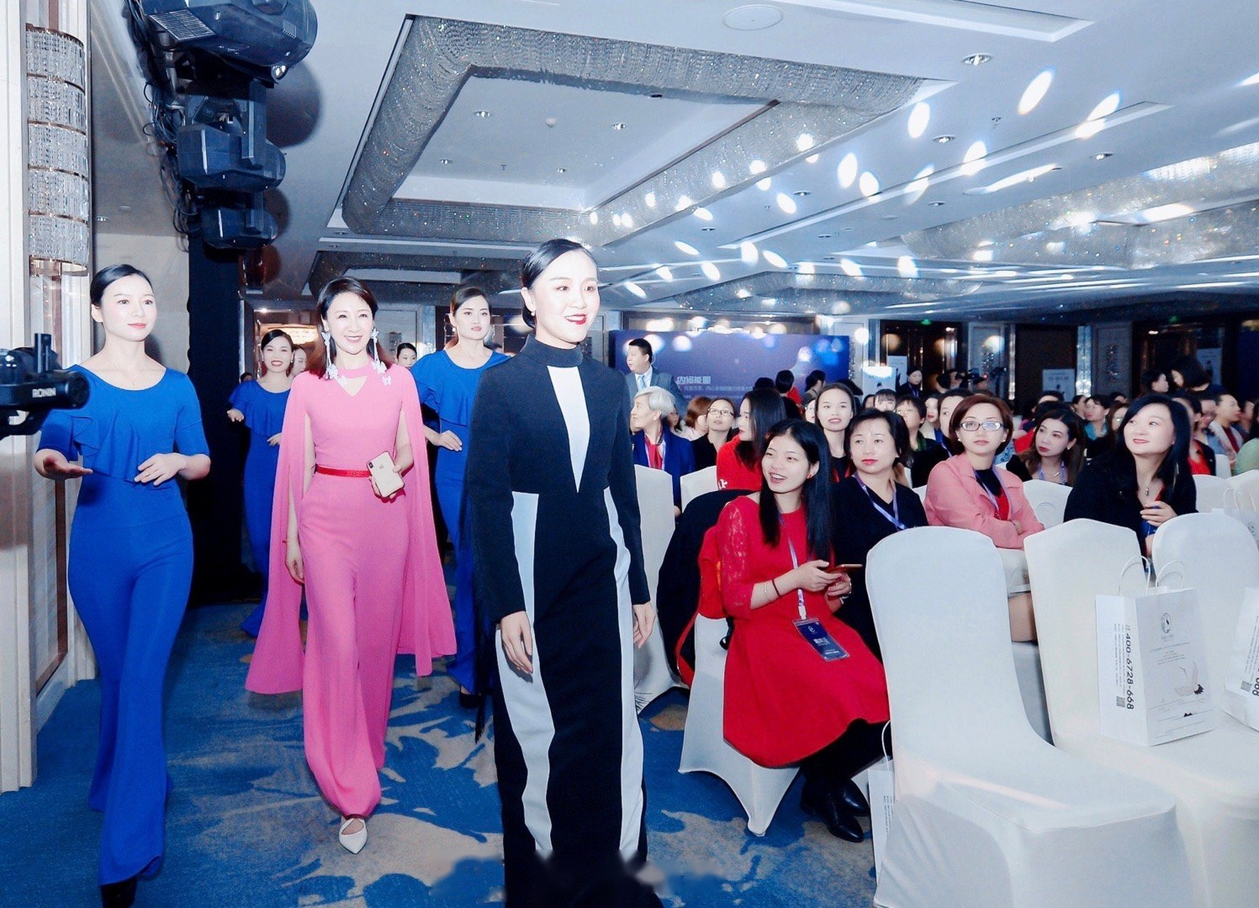 《幸福女子学堂》2019年终庆典分享《打造个人魅力品牌ip》主题分享