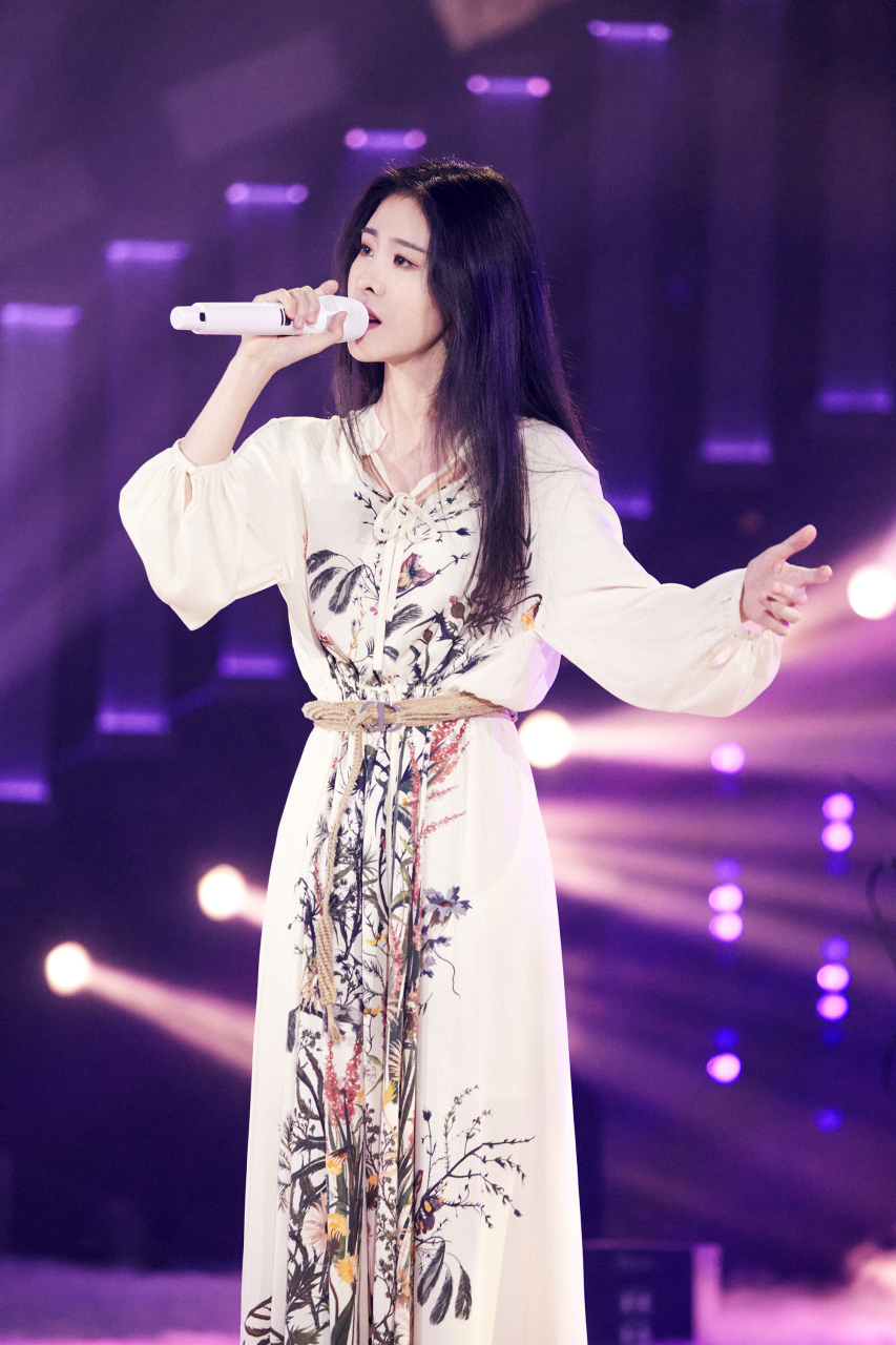 跟着@张碧晨 和@姜潮 ,一起走进金庸老先生的快意江湖!