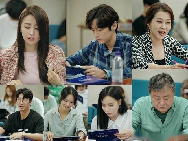 朴河宣,权律,文喜京主演kakao tv原创剧《媳妇过渡期》公开剧本阅读照