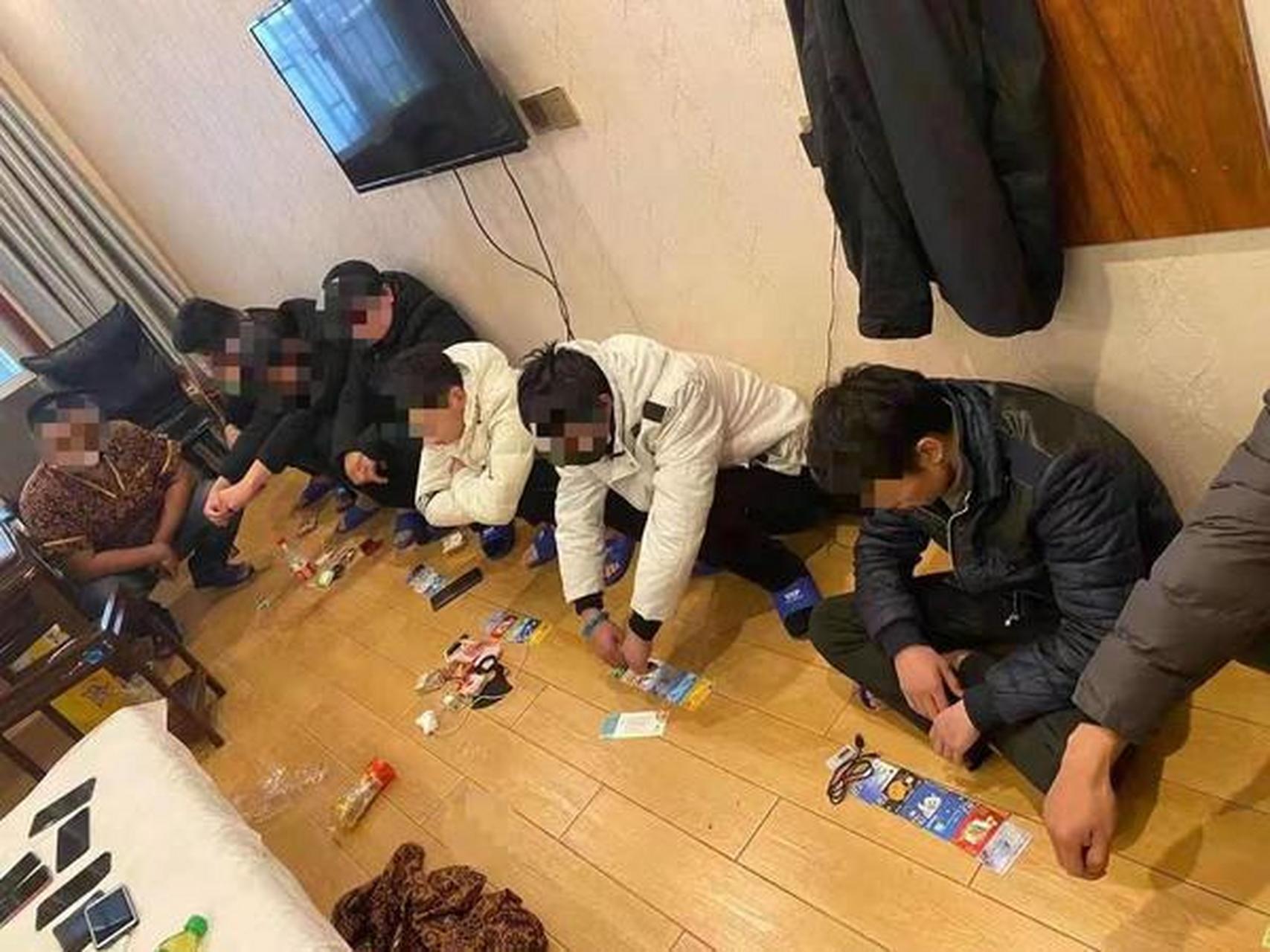 受害人范某在尉氏县城经营一家干菜生意,11月24日范某手机收到一条