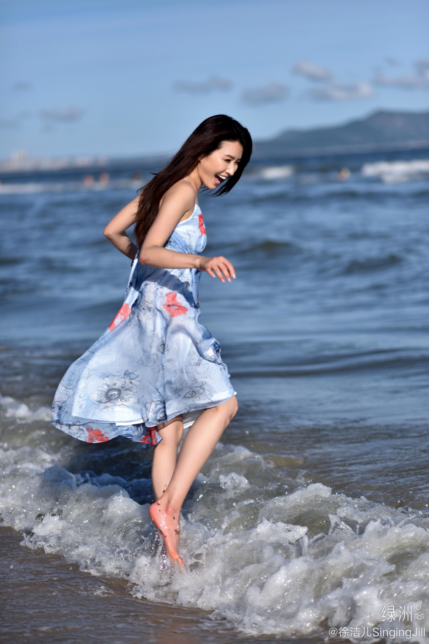 初秋浪潮 抓住初秋的影子,在海边踏浪享受海风的凉爽～ 海的辽阔,总给