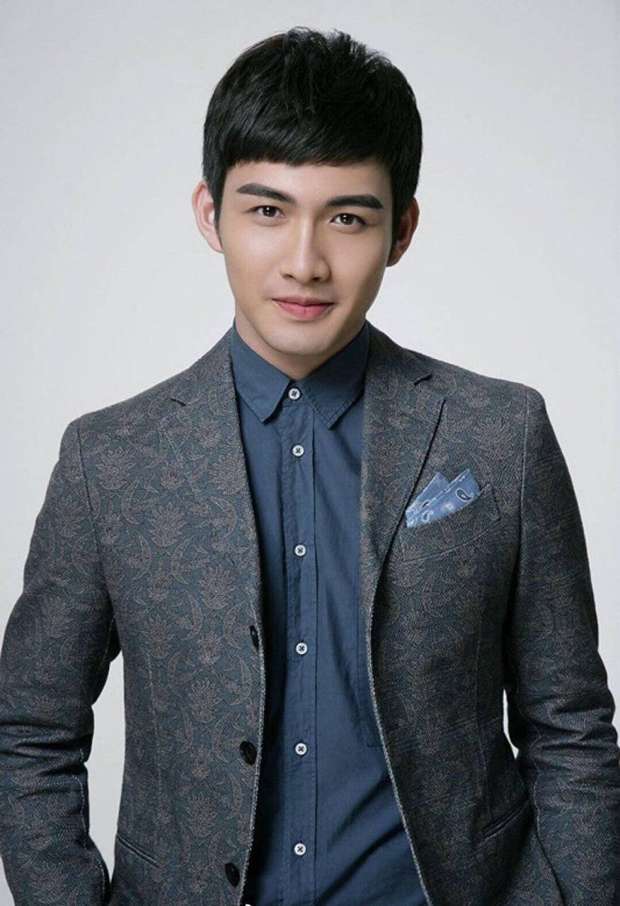 近日,有网友爆料演员#张彬彬#已经隐婚生子,该爆料者自称是小区邻居