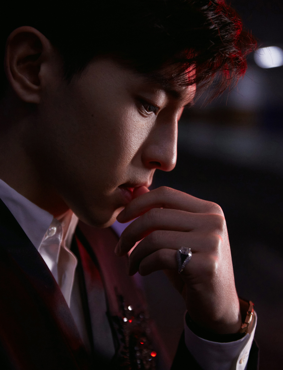 邓伦@邓伦流光绰影,交织弥漫;博雅大人,寻音而来.