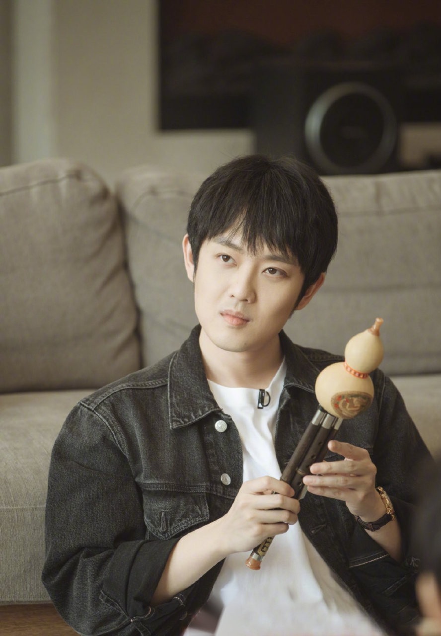 " 好妹妹乐队秦昊用歌声陪伴你