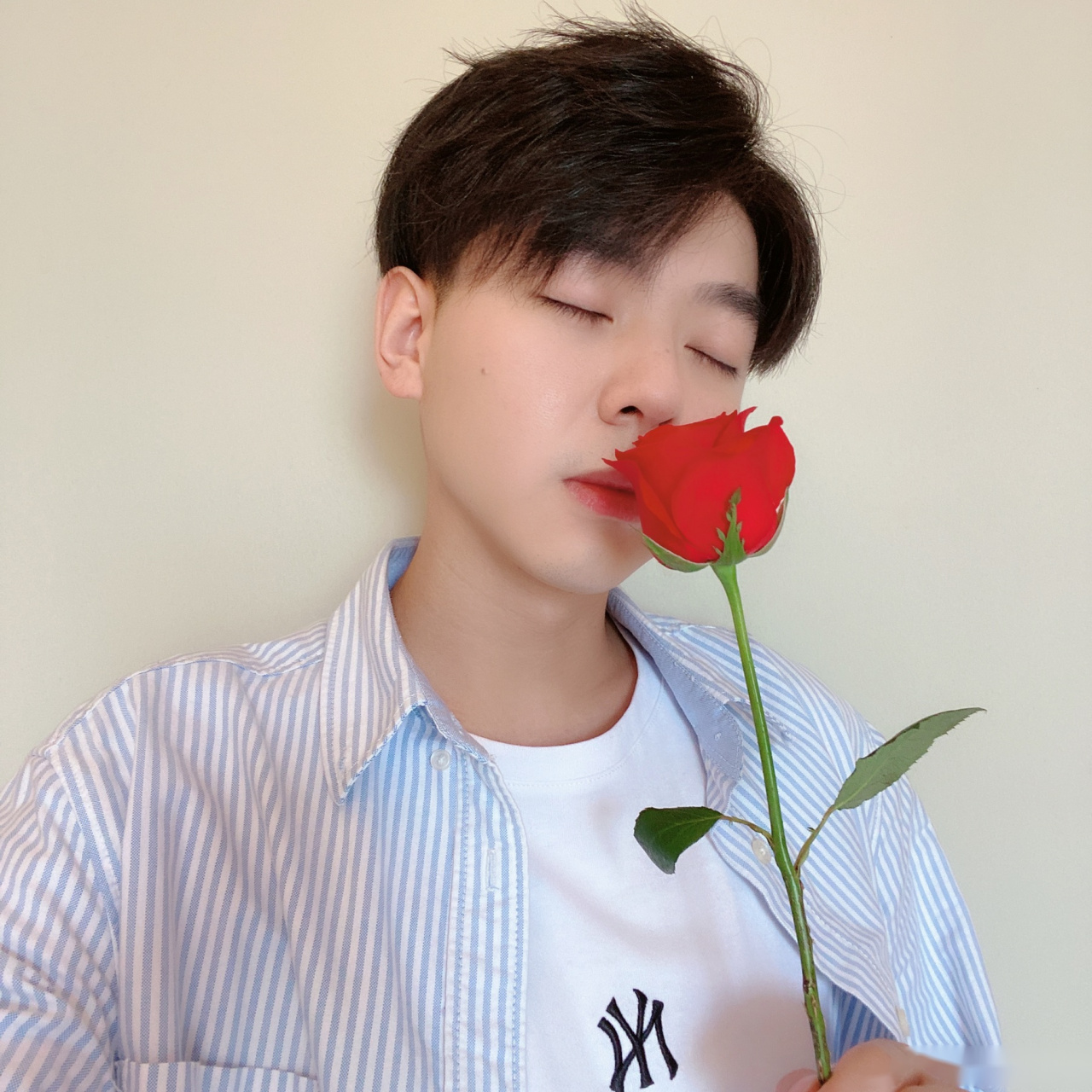 给自己送朵花,谢谢贾昱