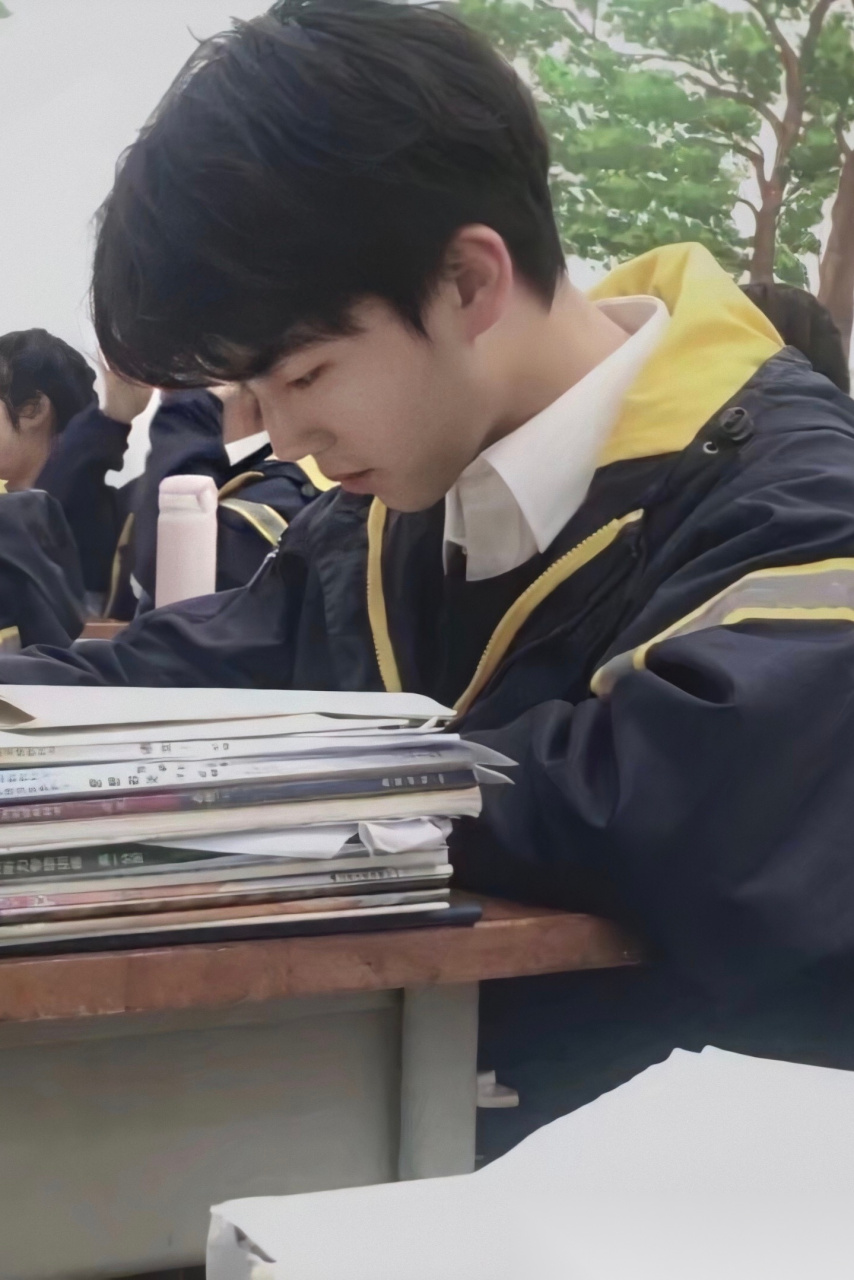 重庆八中树人校区高一学弟