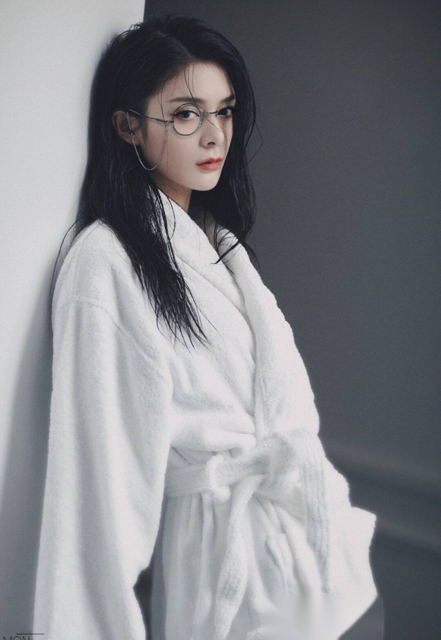 爱豆的眼镜杀超酷来袭,可a可甜,时尚感满分 杨芸晴,李紫婷,傅菁,刘雨