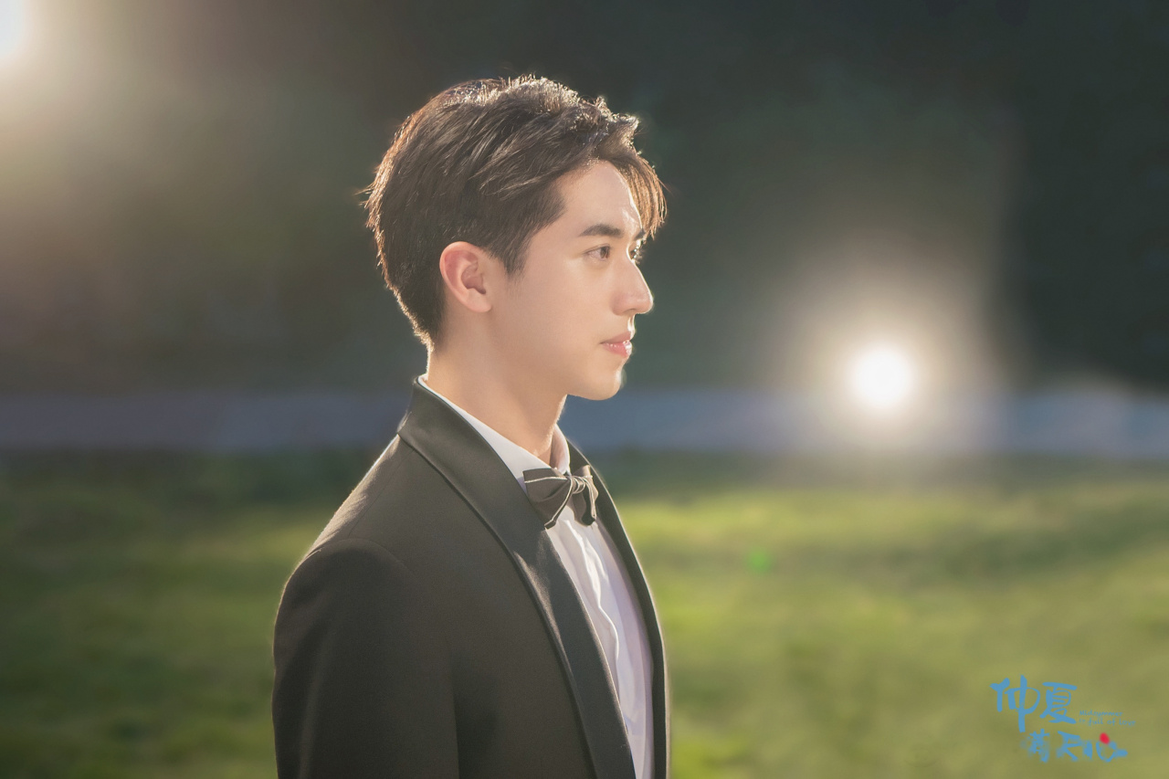 仲夏满天心预告  许魏洲仲夏满天心 温柔绅士型 "喜欢吗?