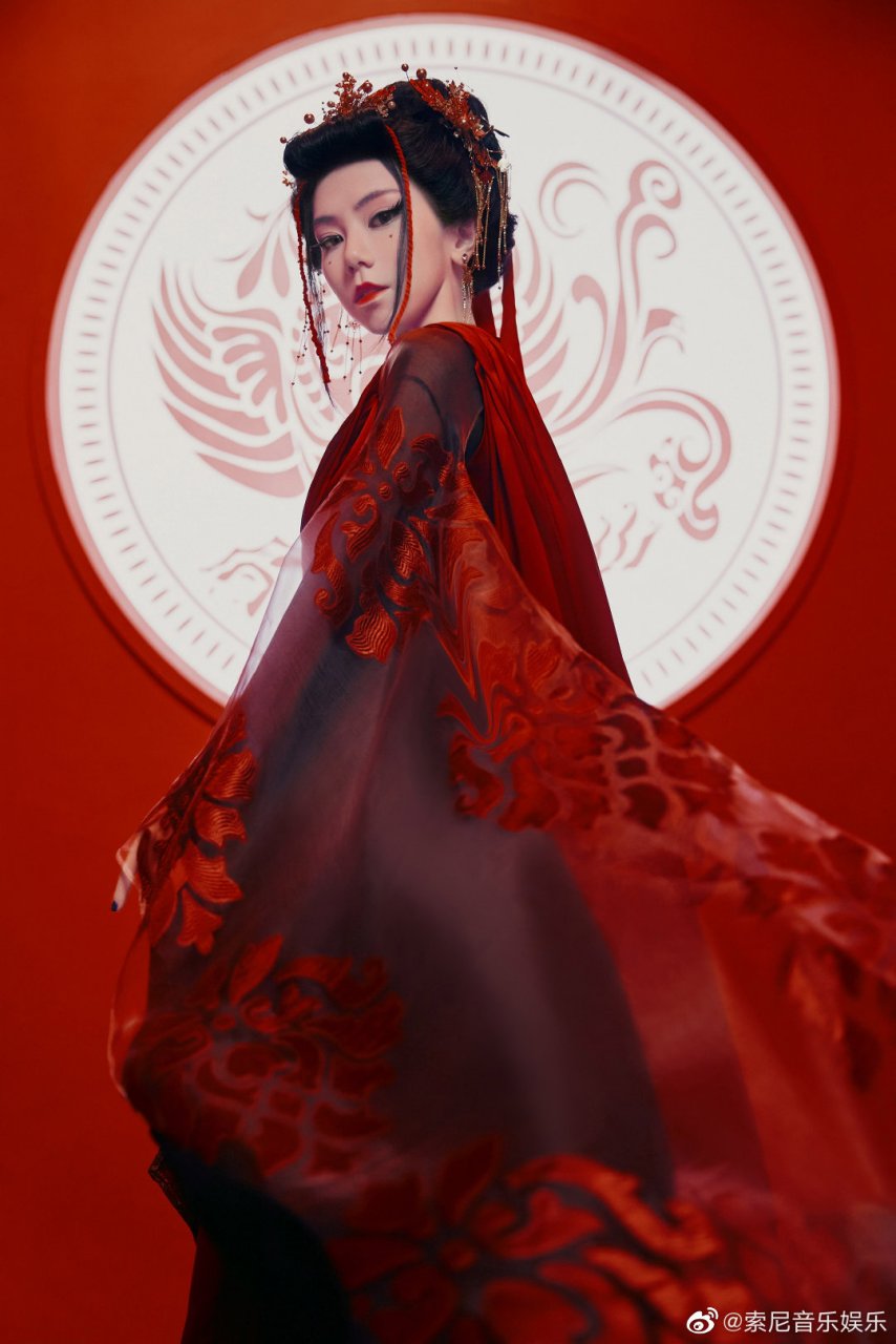 邓紫棋 气势磅礡,融合中国风的新歌《万国觉醒》mv今日上线,诉说英雄