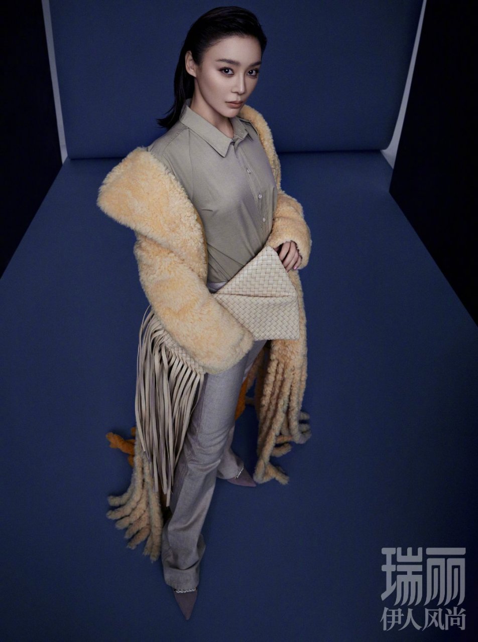 袁姗姗#瑞丽伊人风尚十二月刊封面女郎,飒气十足真的是太好看了.