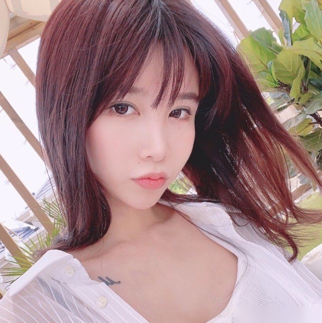 用冬装把她套成一个球,当时还觉得很甜.