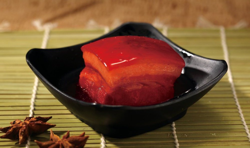 酱汁肉相传已经有200多年的历史,最初叫做酒焖