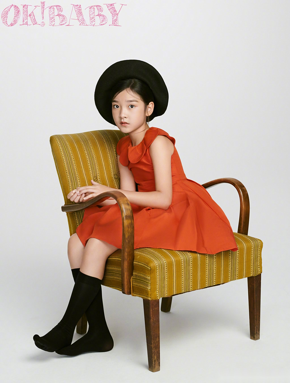 王圣迪@王圣迪10后小花@王圣迪 解锁新封面,乖巧可人的半纱裙,俏皮甜