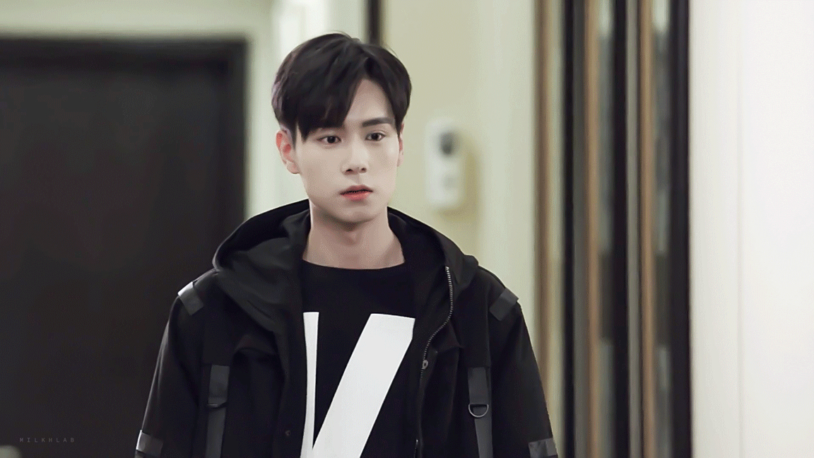 让人心动的电竞男神 重温一下亲爱的热爱的吴白大神的美颜吧!