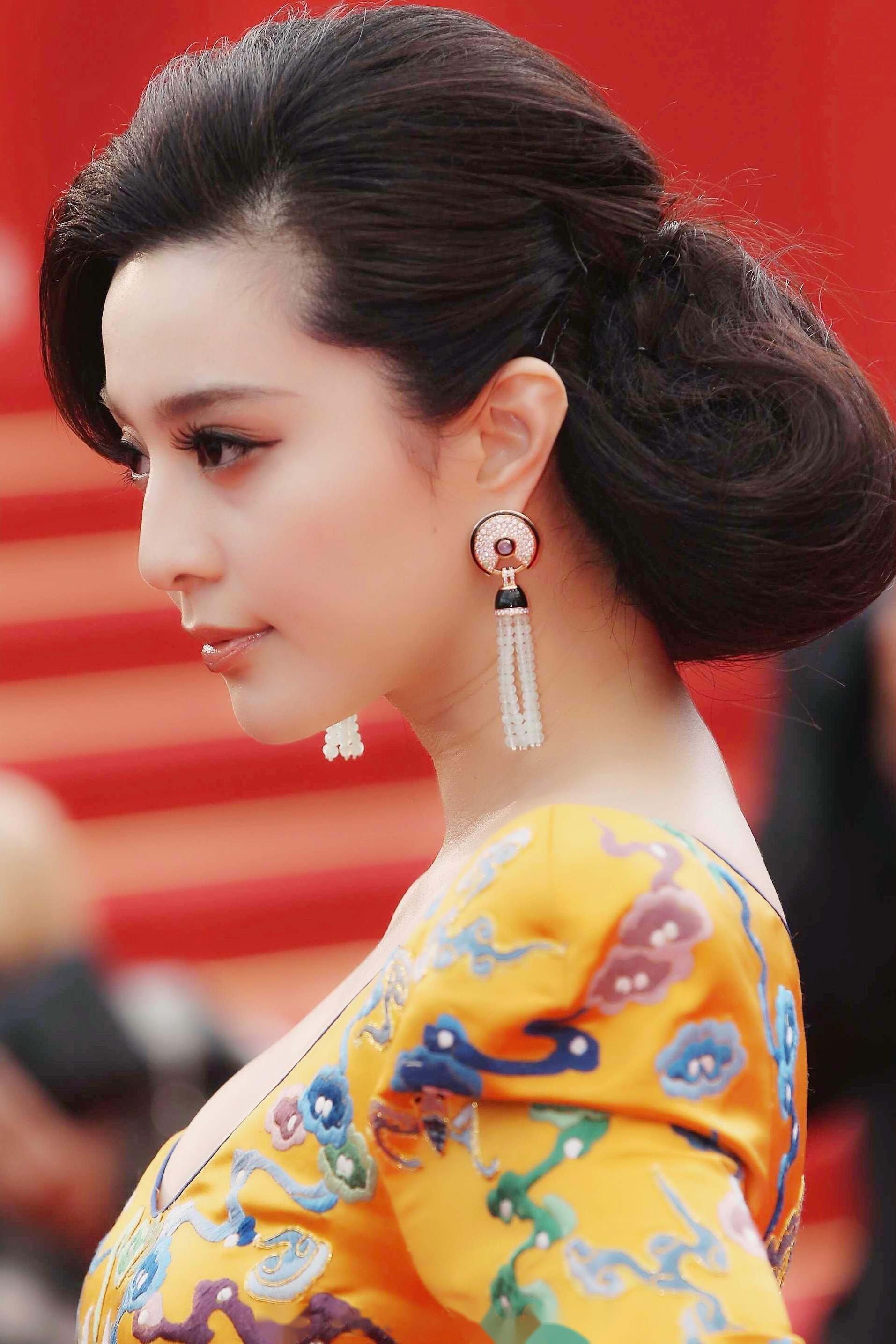 ,值得一提的是,中国女演员范冰冰在第63届戛纳国际电影节开幕式上,所