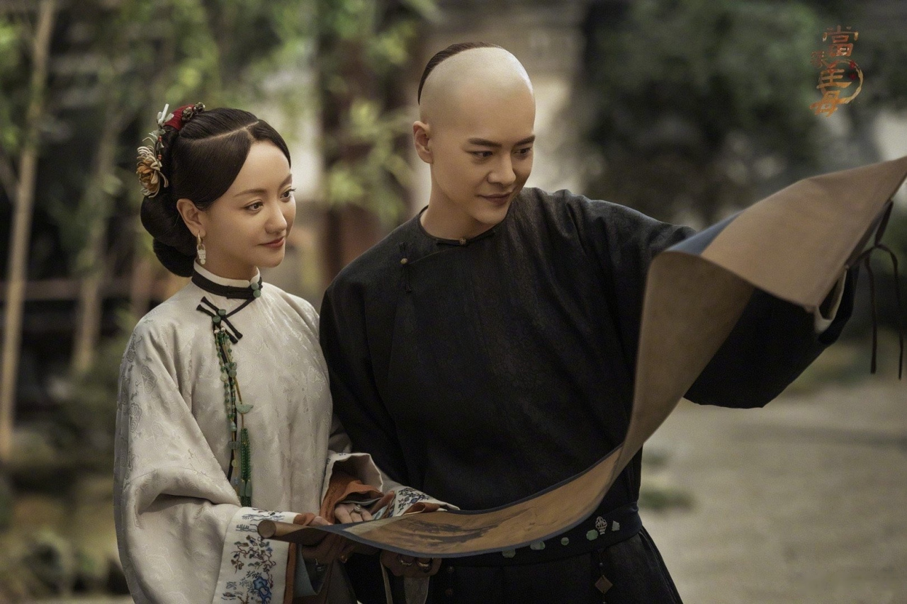 而他们共同爱着的那个女人,在岁月的沉淀下,活出