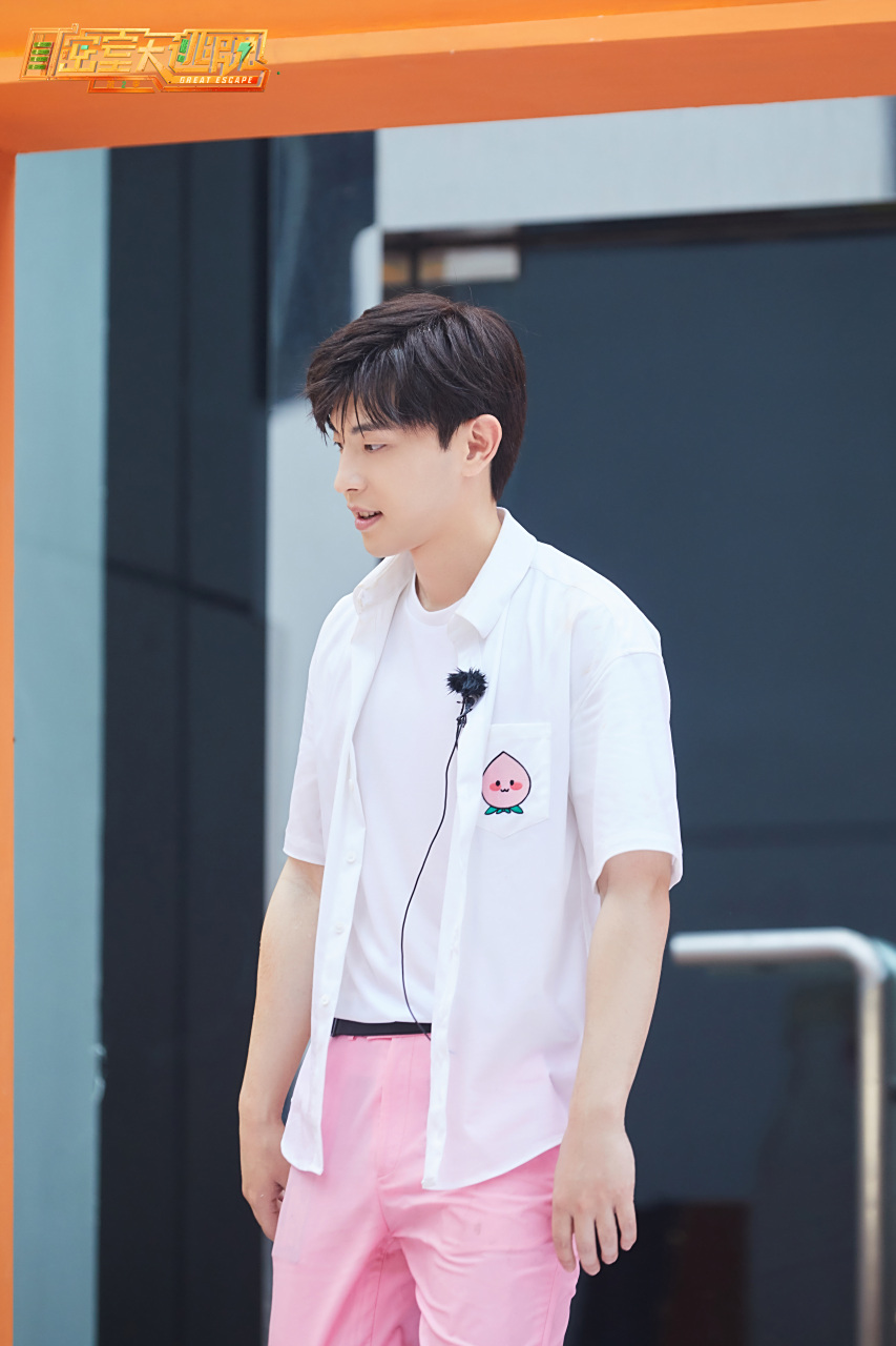 邓伦密室大逃脫#邓伦#高空绳索,如履薄冰;进退维谷,能否破局求生?