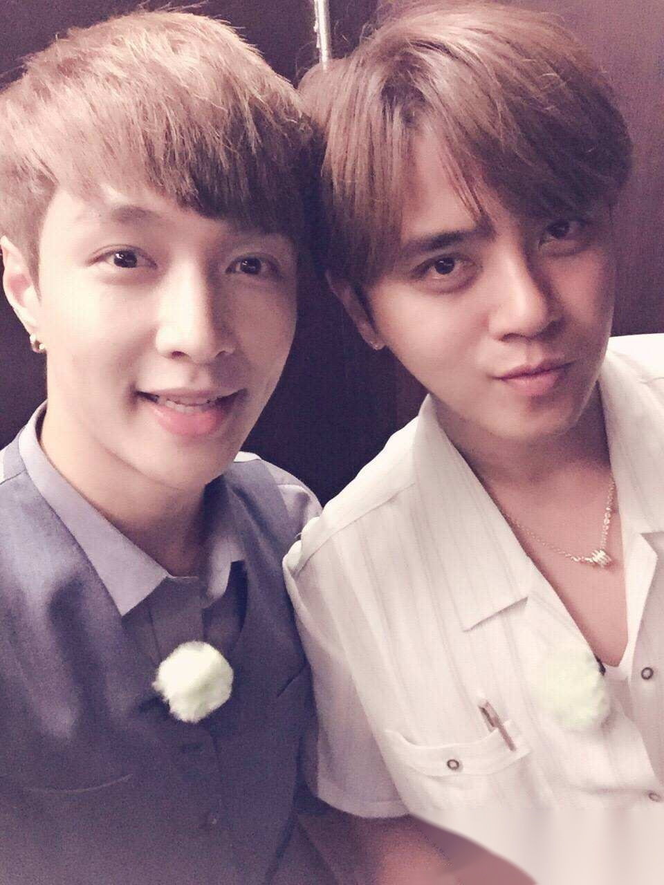 【#张艺兴点赞罗志祥#】今天下午,有网友发现#张艺兴超话# 点赞了