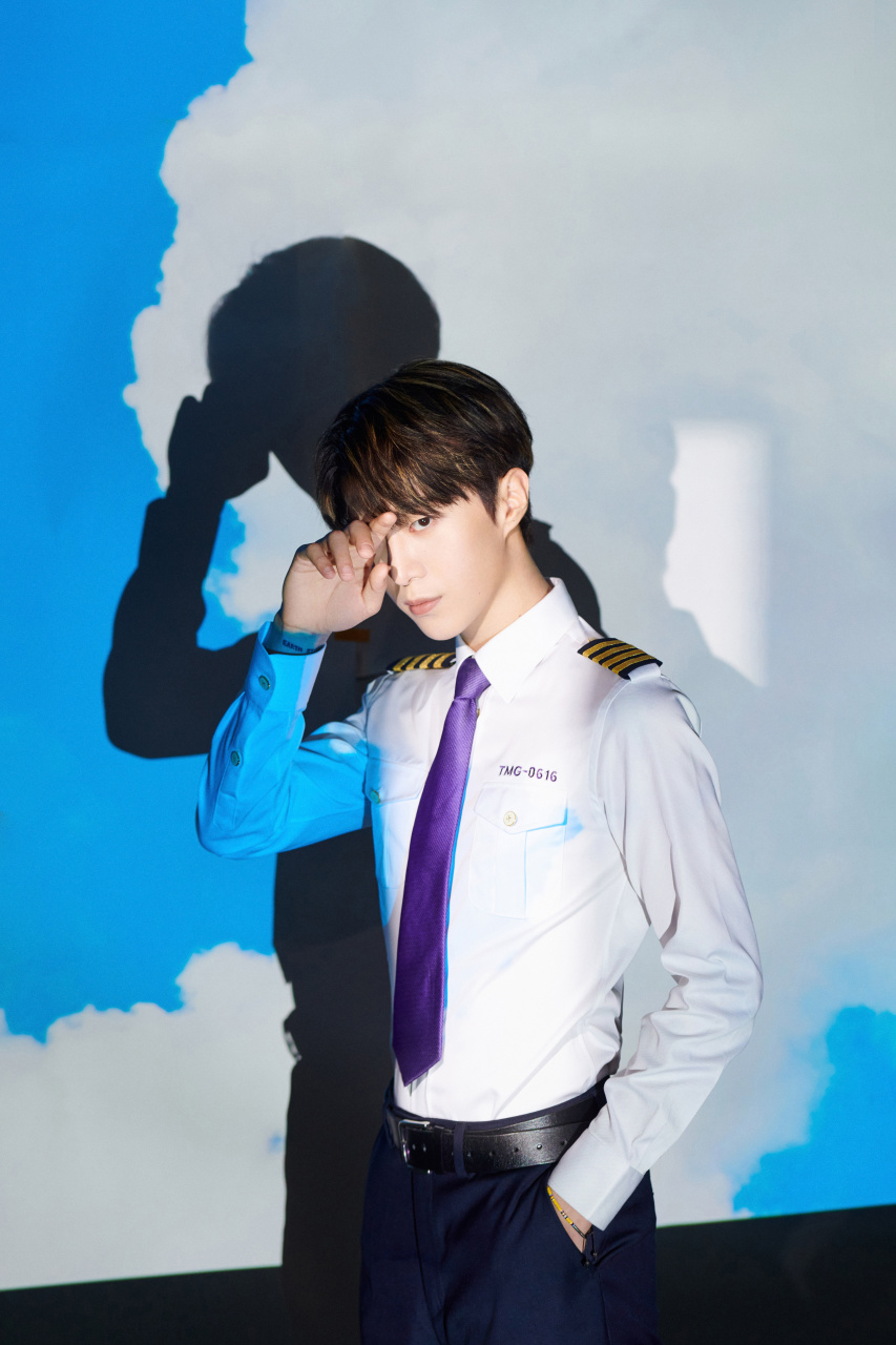 范丞丞制服 @范丞丞adam0610 身材太绝了!一身制服在线鲨人!