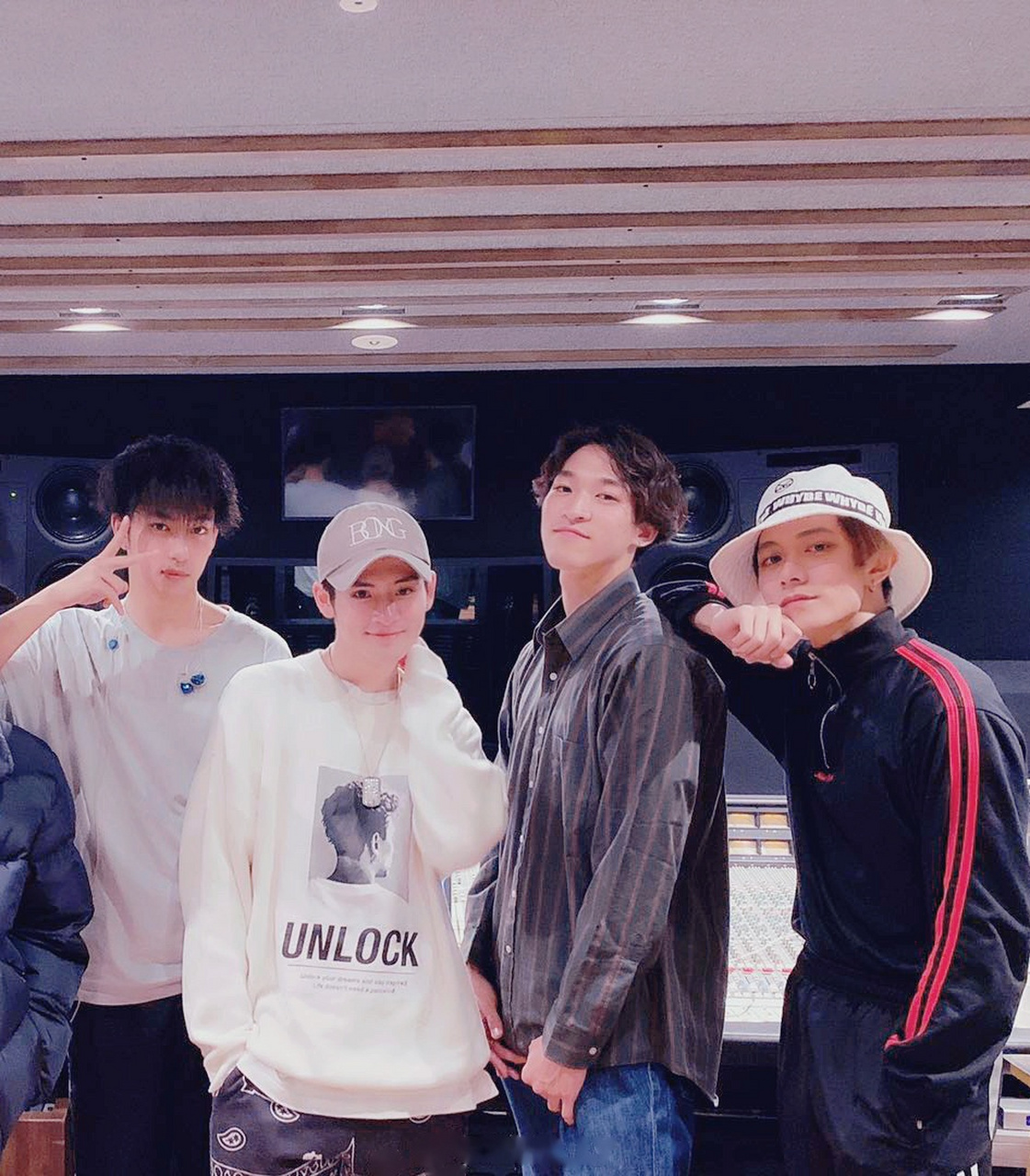 快来纯甄@创造营2021资讯站 #创造营#2021,和我一起给最喜欢的主题曲