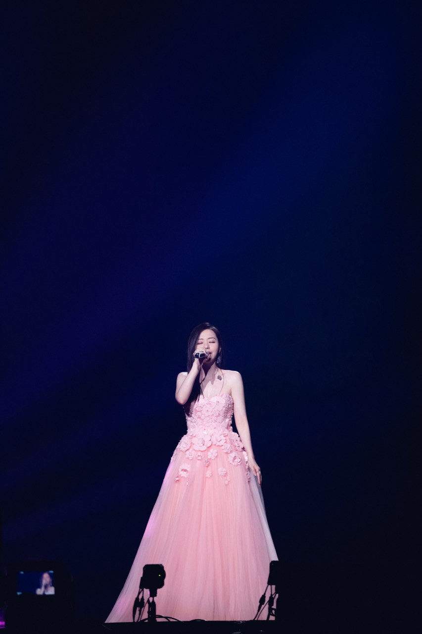 恭喜@张靓颖今晚获得了咪咕音乐盛典的"最佳女歌手","内地最受欢迎女