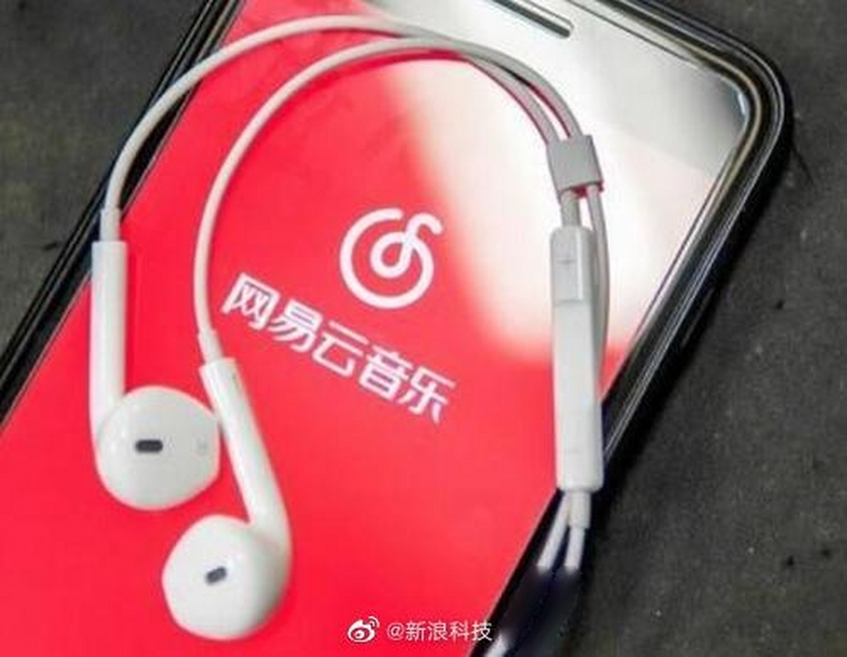 业务调整后仍为集体决策】据媒体报道,原网易云音乐市场副总裁李茵于