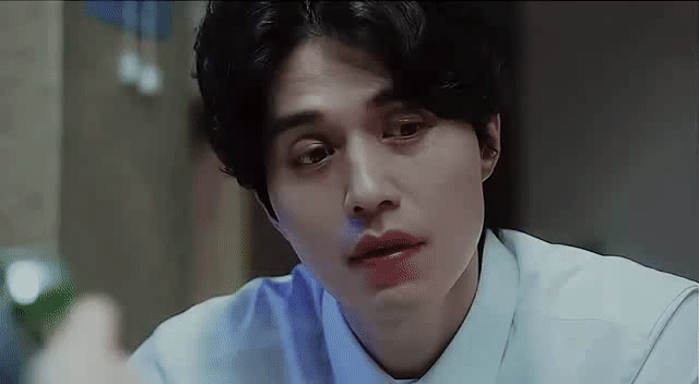 李栋旭啊,前一秒是帅气牙医,后一秒是杀人狂魔,演技越来越精湛了.