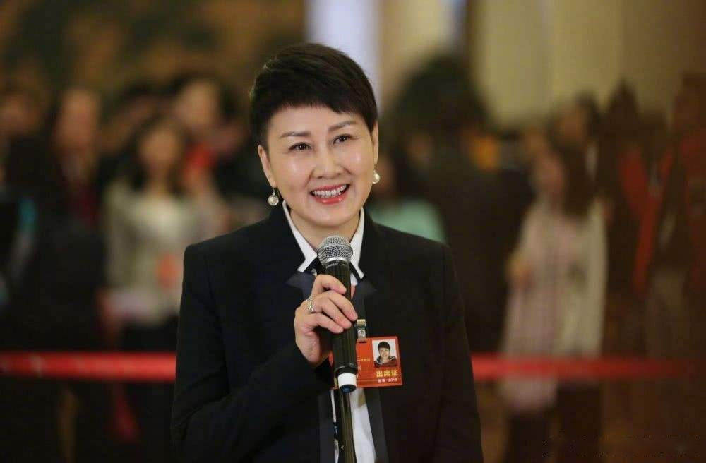 【全国政协委员张凯丽:5g时代应建立"手机艺术"概念,引领文艺健康发展