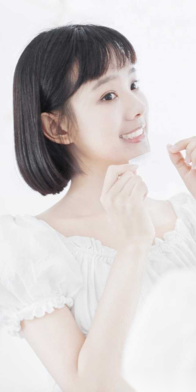 鲁照华身穿泡泡裙子,秒变小仙女,甜美可爱,清凉又洋气 !