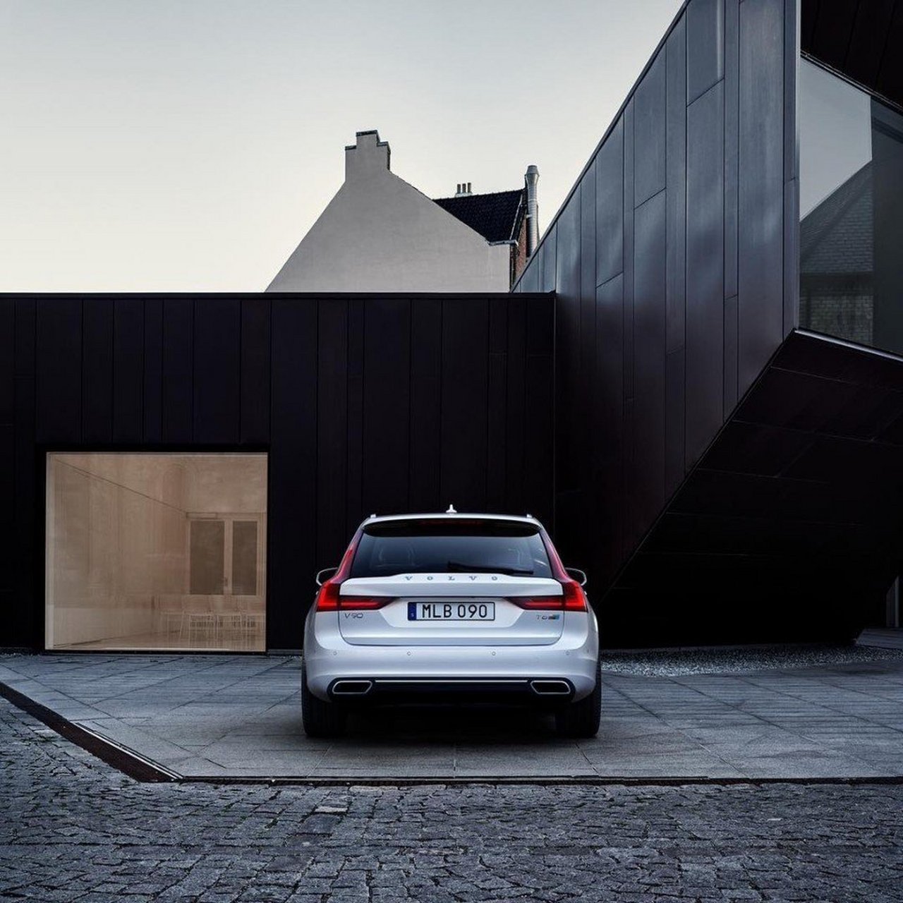 看着比v90cc可顺眼多了.