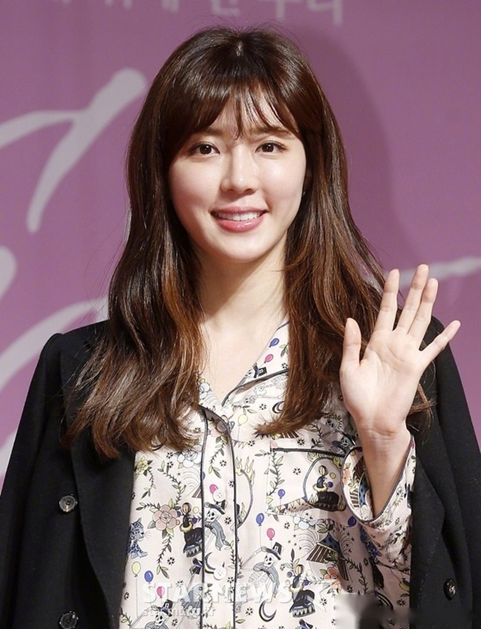 朴寒星饰演尹玛丽一角,是背负父亲的事故,母亲的酒精中毒痴呆和丈夫