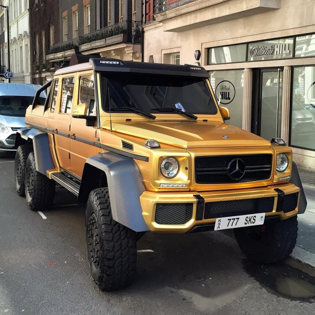 土豪金版奔驰g63 6×6