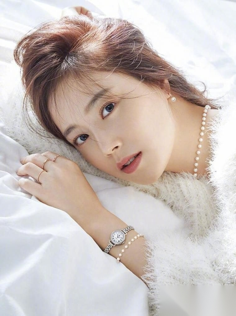 时隔3年拍画报的#文彩元