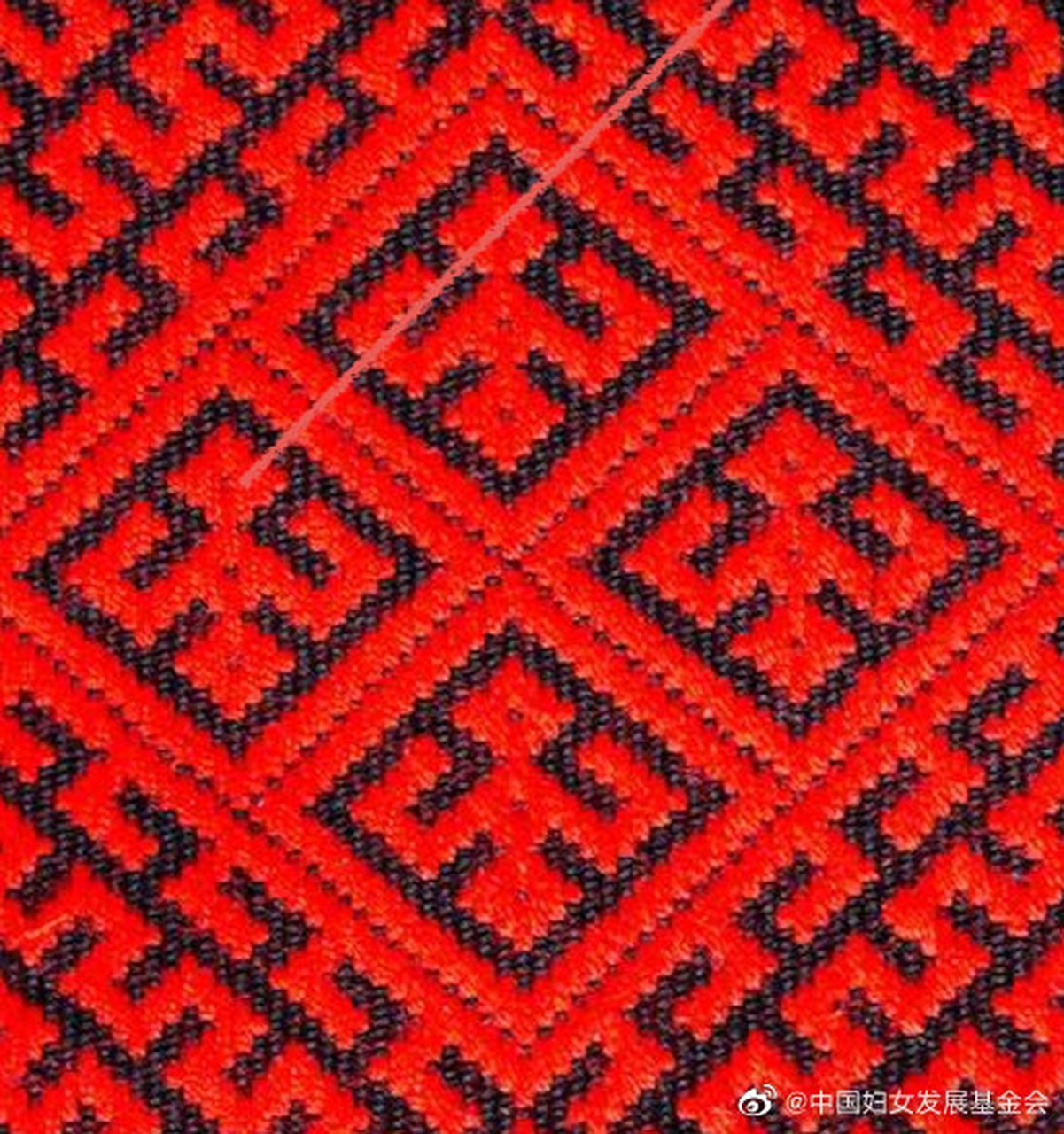 海南黎锦图案——甘工鸟 是泛流传于海南黎族地区的古爱情故事.