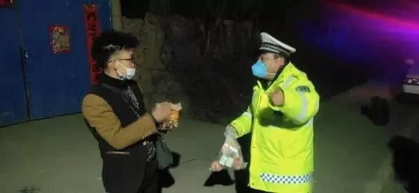 包含北京儿研所黄牛票贩子号贩子挂号代办，疫情带出门带好口罩最好防护的词条