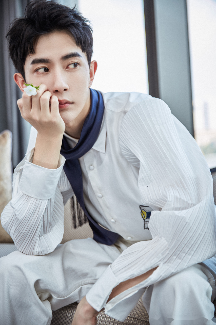 于朦胧即将现身lanvin2021春夏系列大秀,身着lanvin 2020秋冬系列