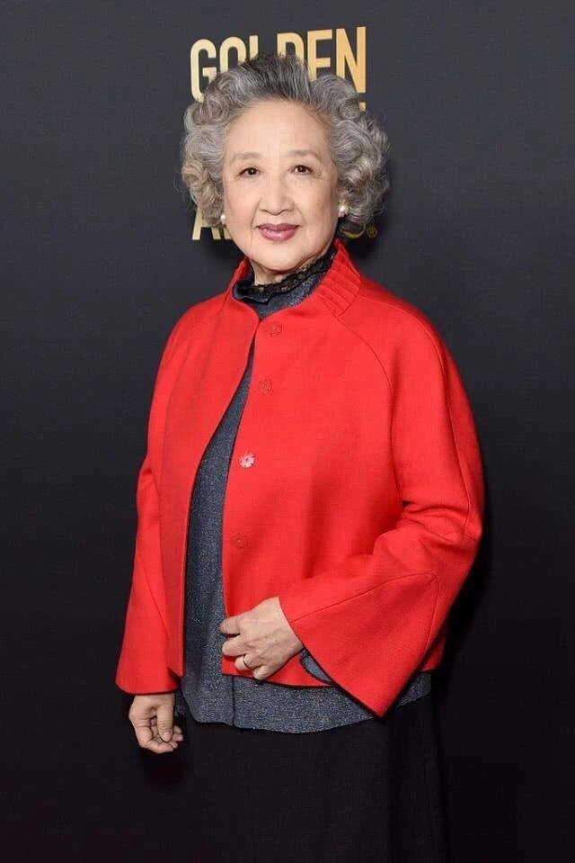 近期电视剧作品 《爱我就别想太多》 饰演孟慧 《远方的山楂树》