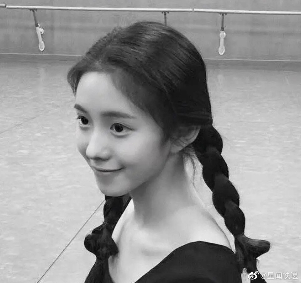 新谋女郎刘浩存纯甜可爱,治愈无敌!