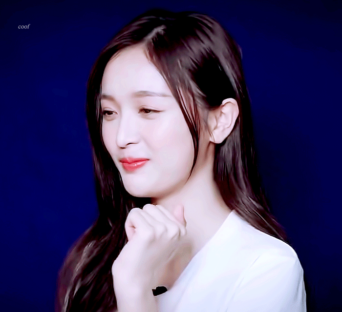 吴宣仪心动回眸杀, 你一转身,仪眼万年 .