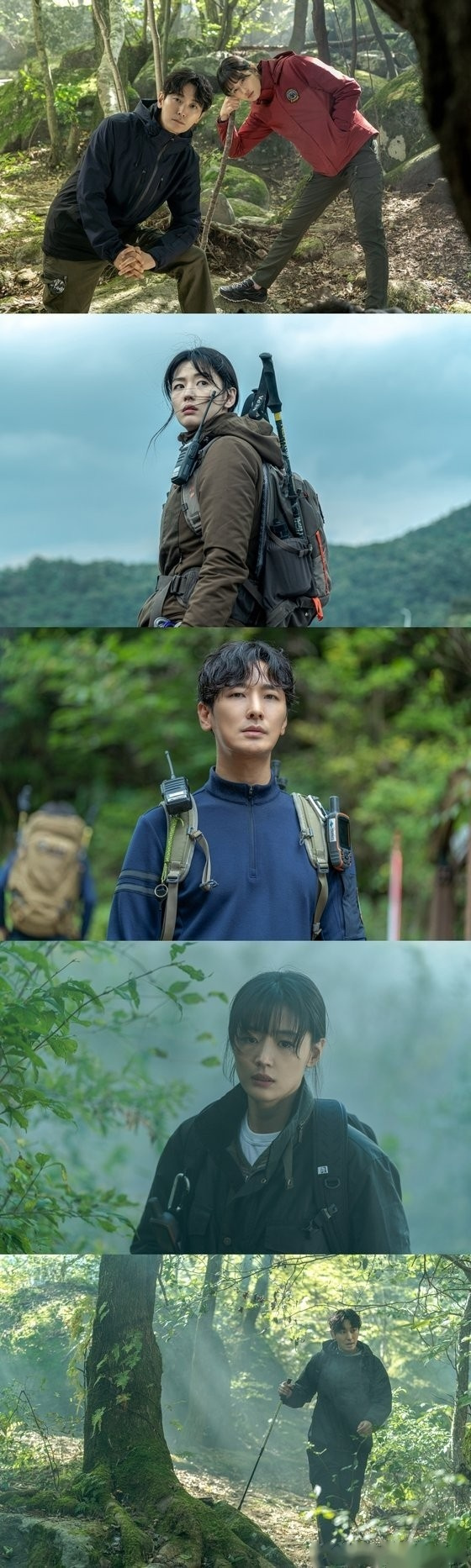 tvn新剧《智异山》方面公开主演朱智勋全智贤 剧照.