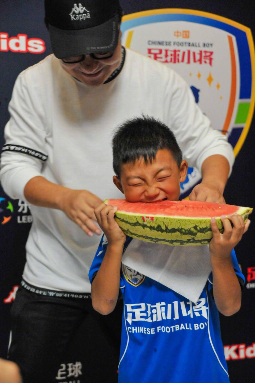 今天是前#中国足球小将# 队员万项小朋友11周岁的生日.祝他生日快乐!
