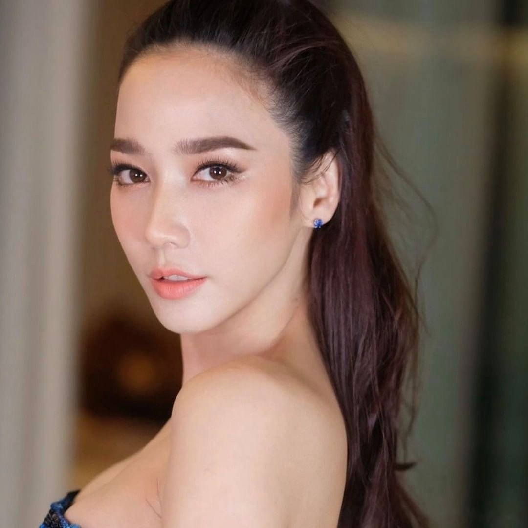 娱乐头条 泰国事儿 前段时间,个人社交媒体上一片"岁月静好"的泰星aum