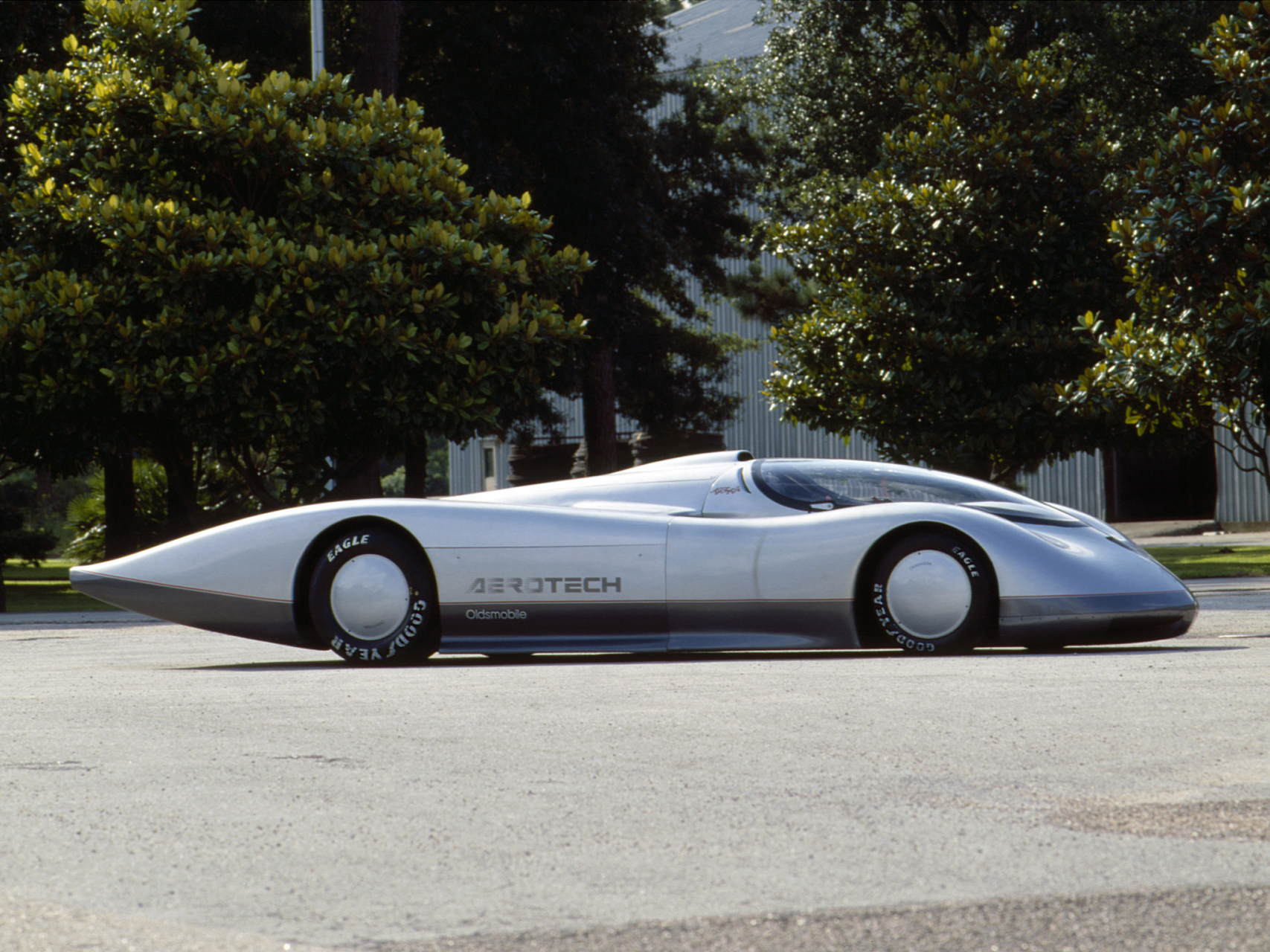 1987 奥兹莫比尔aerotech