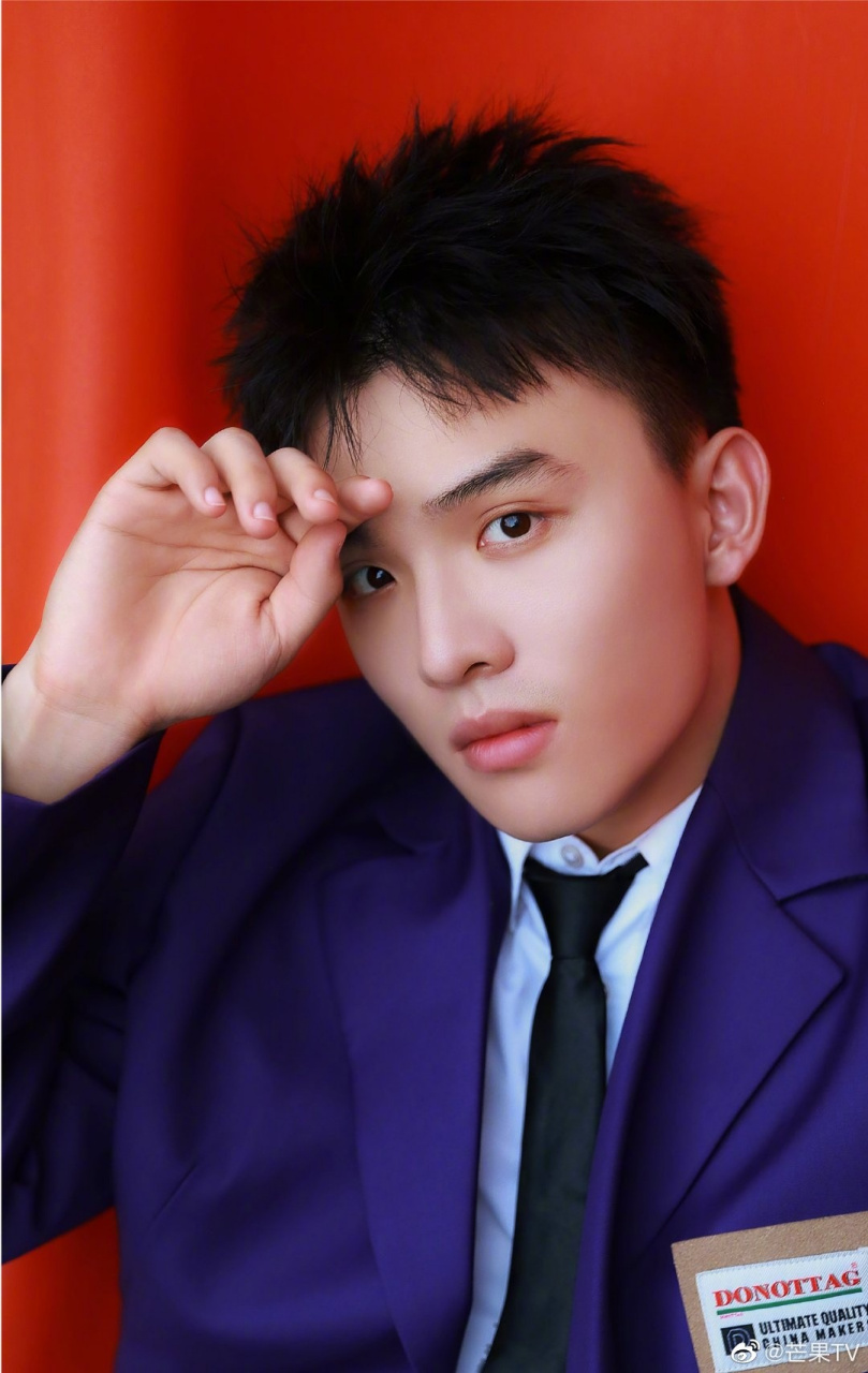 郑伟郑伟1218生日快乐 帅气英朗,阳光可爱～祝演员_郑伟 生日快乐