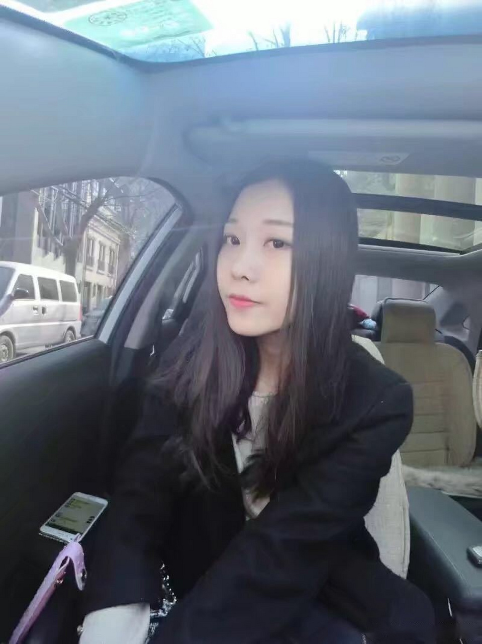 周子怡,18届空乘艺考生,18岁,身高172,体重50kg,喜欢跳舞旅游吃美食